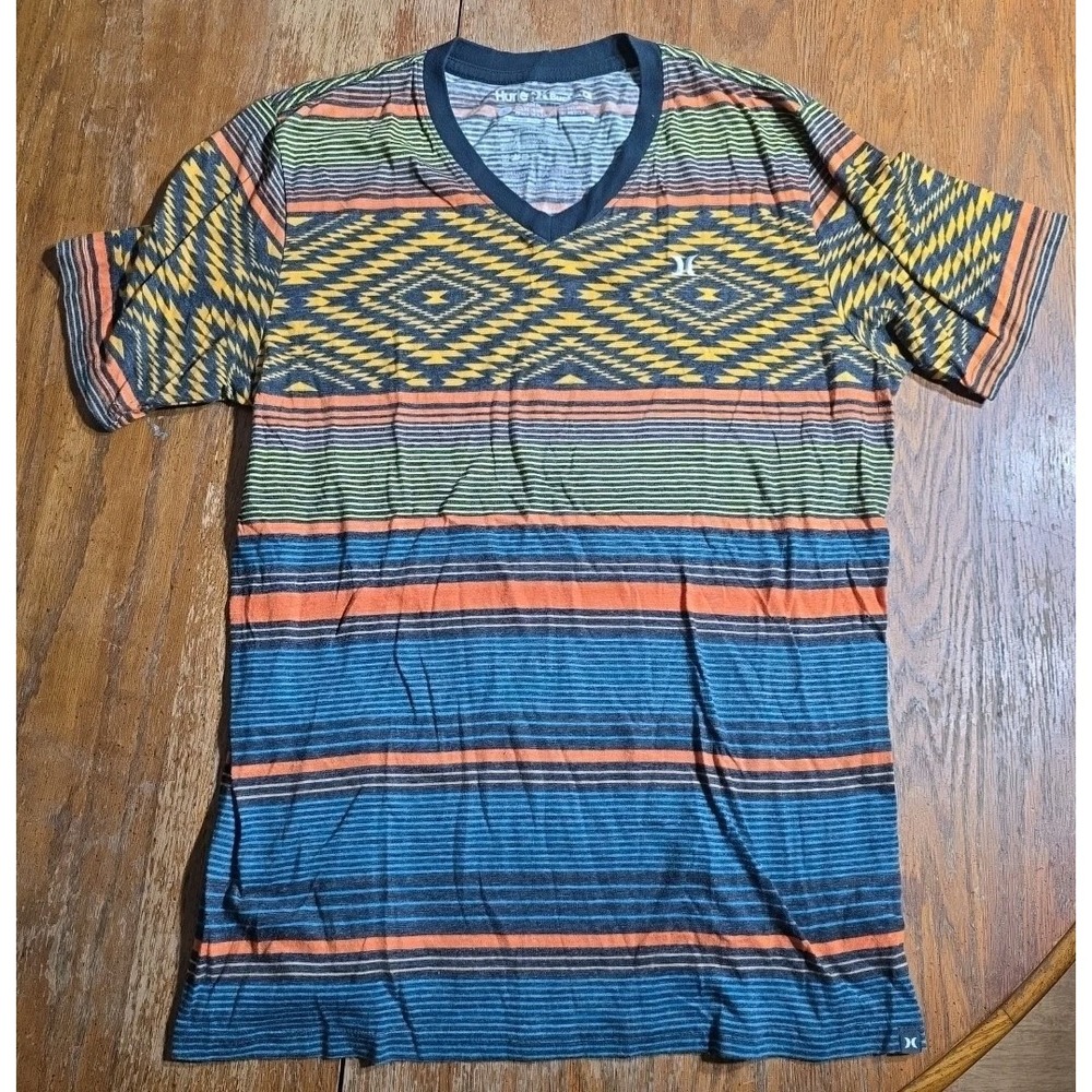 Y2K Hurley For Buckle AOP All Over Print Strip‎ Tribal T Shirt Size Large V-neck